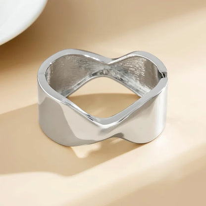 Kalani Bold Bracelet Stack