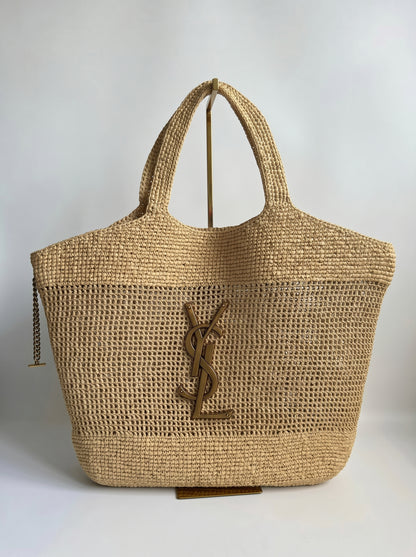 Icare in Raffia
